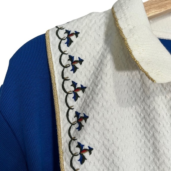 Vintage Koret 80s 90s Cottagecore Embroidered Blue and white collared sweater - Picture 6 of 13